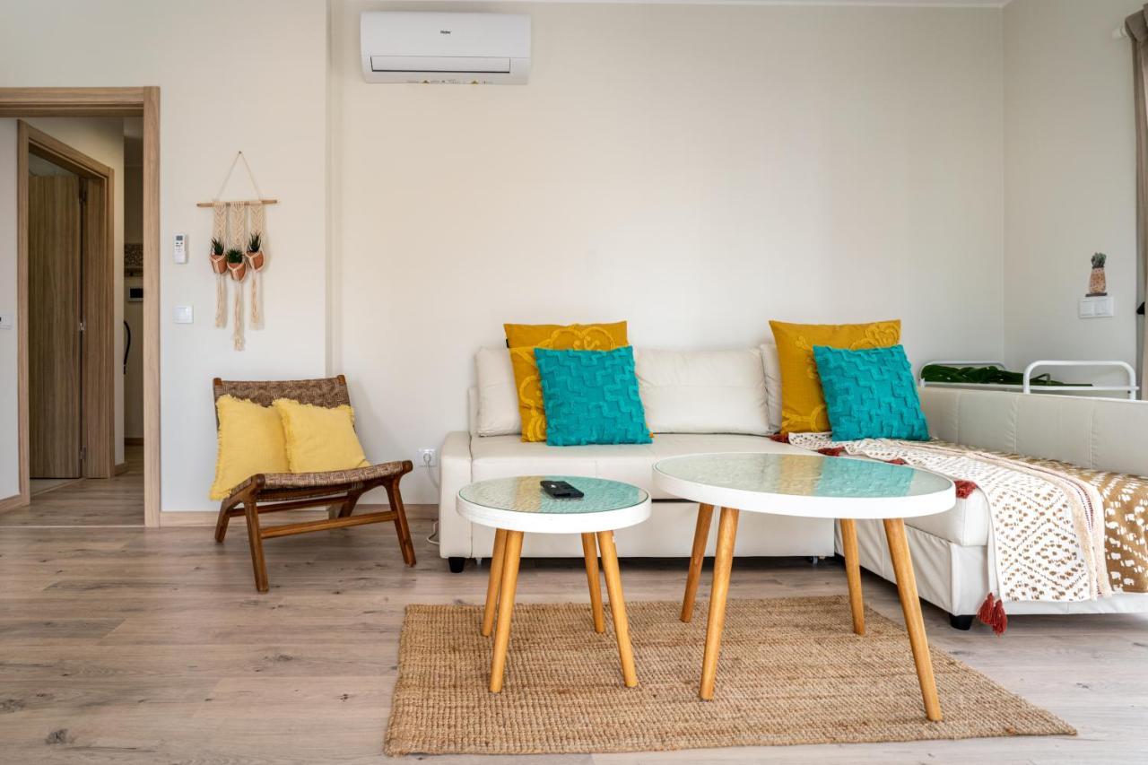 Sunny Brand New 2-Bedroom Apt - 500M From Praia Da Rocha With Ac And Pool! 포티마오 외부 사진