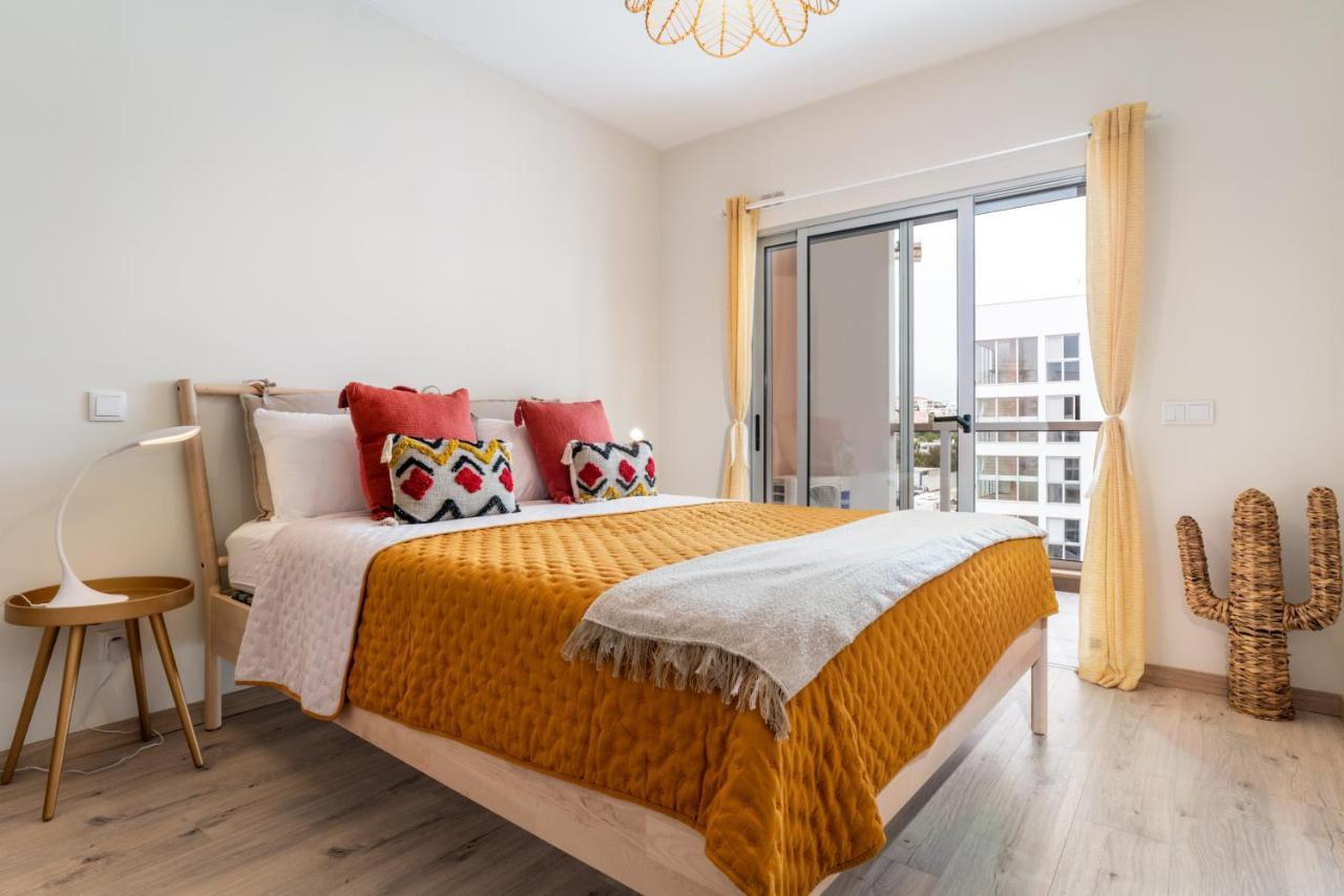 Sunny Brand New 2-Bedroom Apt - 500M From Praia Da Rocha With Ac And Pool! 포티마오 외부 사진