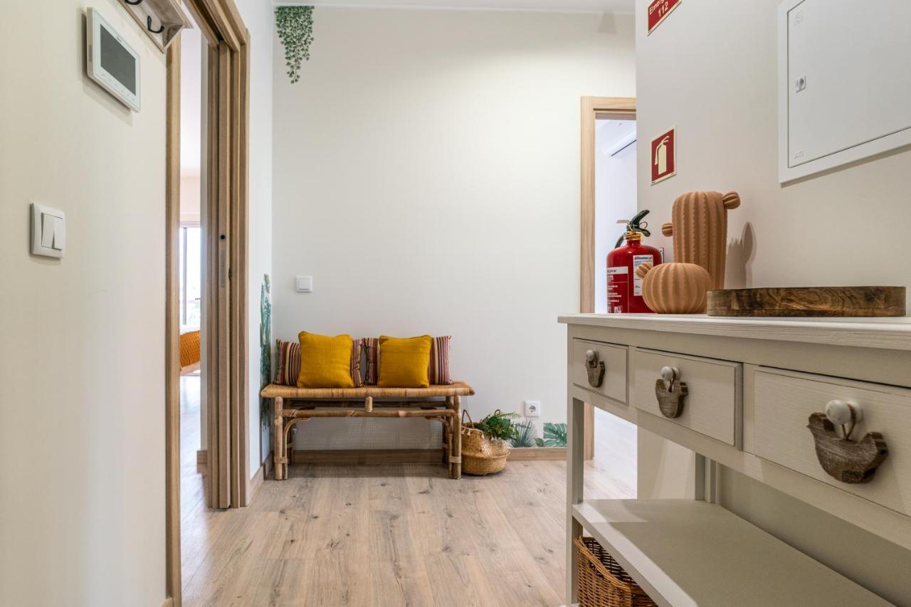 Sunny Brand New 2-Bedroom Apt - 500M From Praia Da Rocha With Ac And Pool! 포티마오 외부 사진