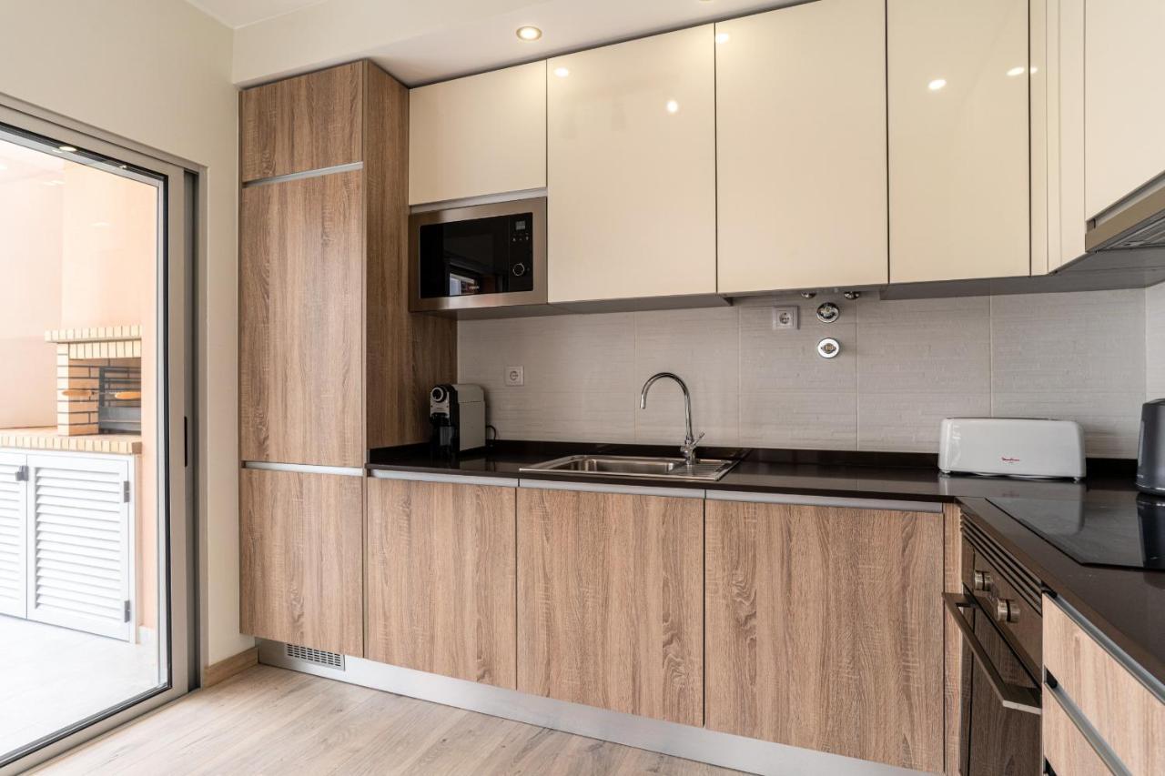 Sunny Brand New 2-Bedroom Apt - 500M From Praia Da Rocha With Ac And Pool! 포티마오 외부 사진