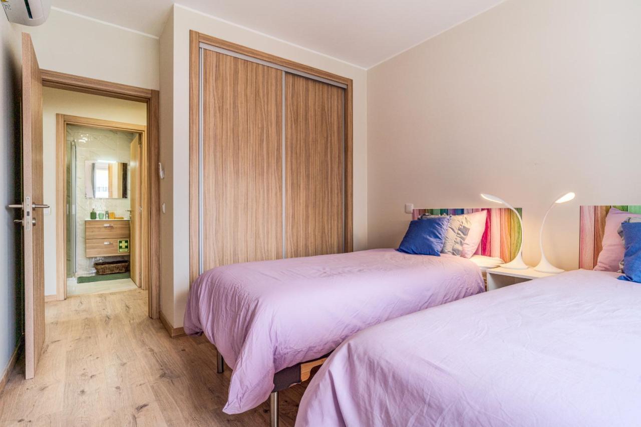 Sunny Brand New 2-Bedroom Apt - 500M From Praia Da Rocha With Ac And Pool! 포티마오 외부 사진
