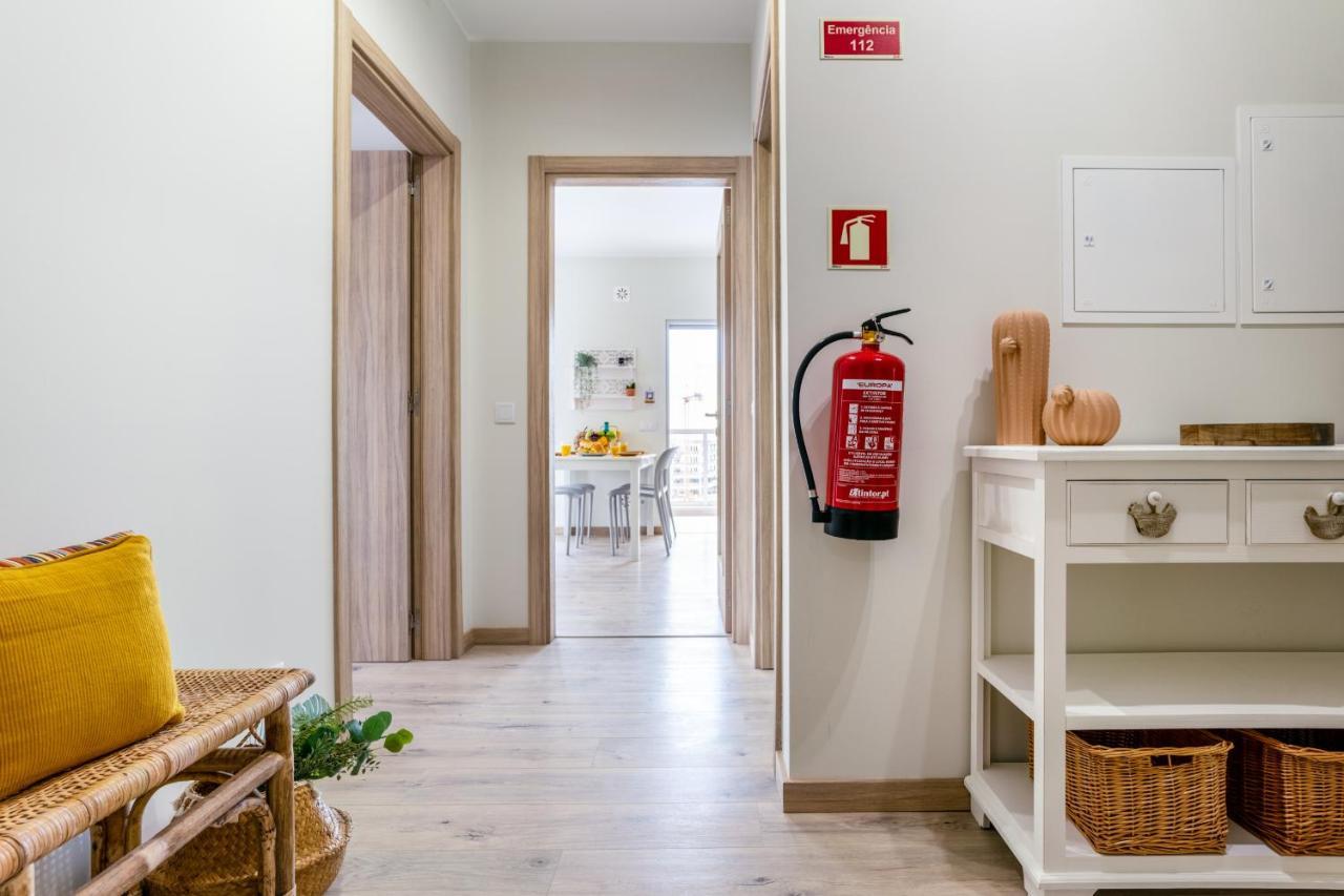 Sunny Brand New 2-Bedroom Apt - 500M From Praia Da Rocha With Ac And Pool! 포티마오 외부 사진